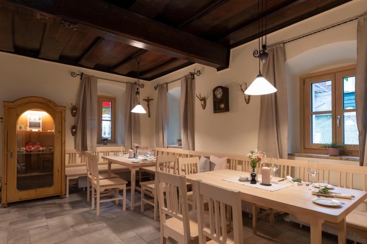 Hotel Moserwirt Бад Гойзерн Екстериор снимка