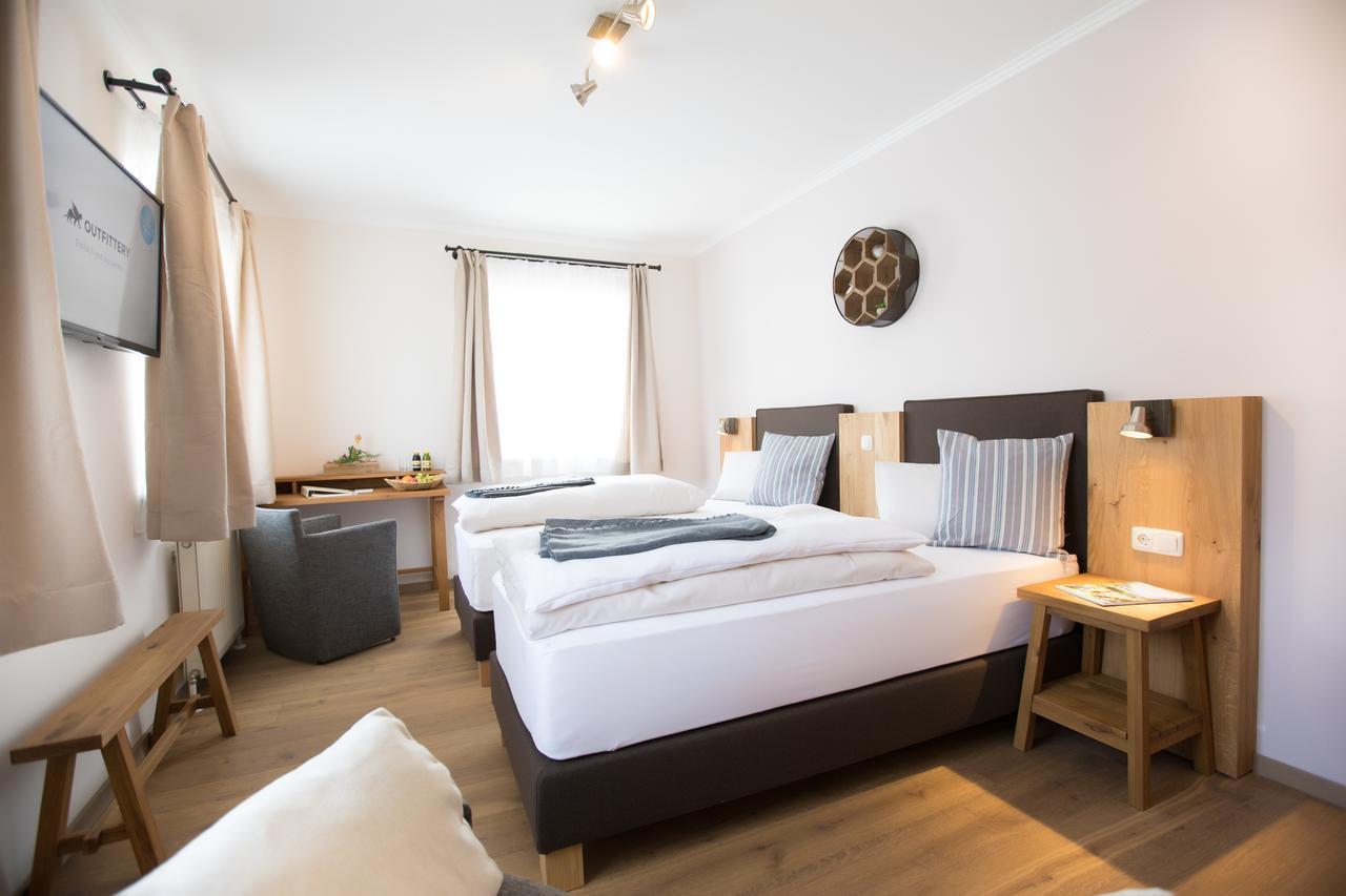 Hotel Moserwirt Бад Гойзерн Екстериор снимка