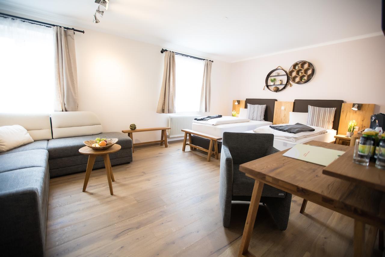 Hotel Moserwirt Бад Гойзерн Екстериор снимка