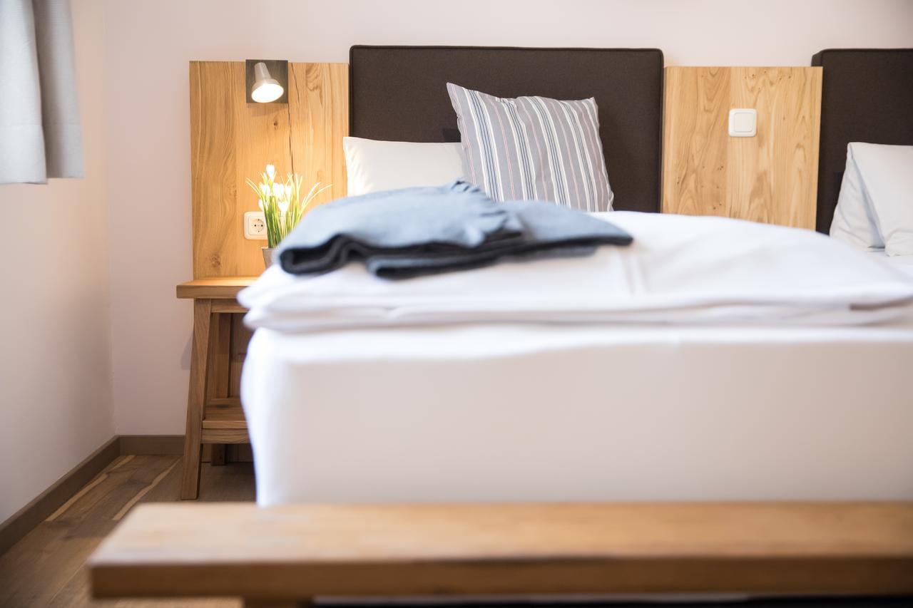 Hotel Moserwirt Бад Гойзерн Екстериор снимка